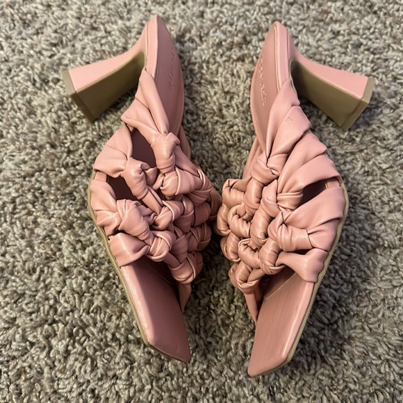 NWOT- Sandals - Picture 3 of 9